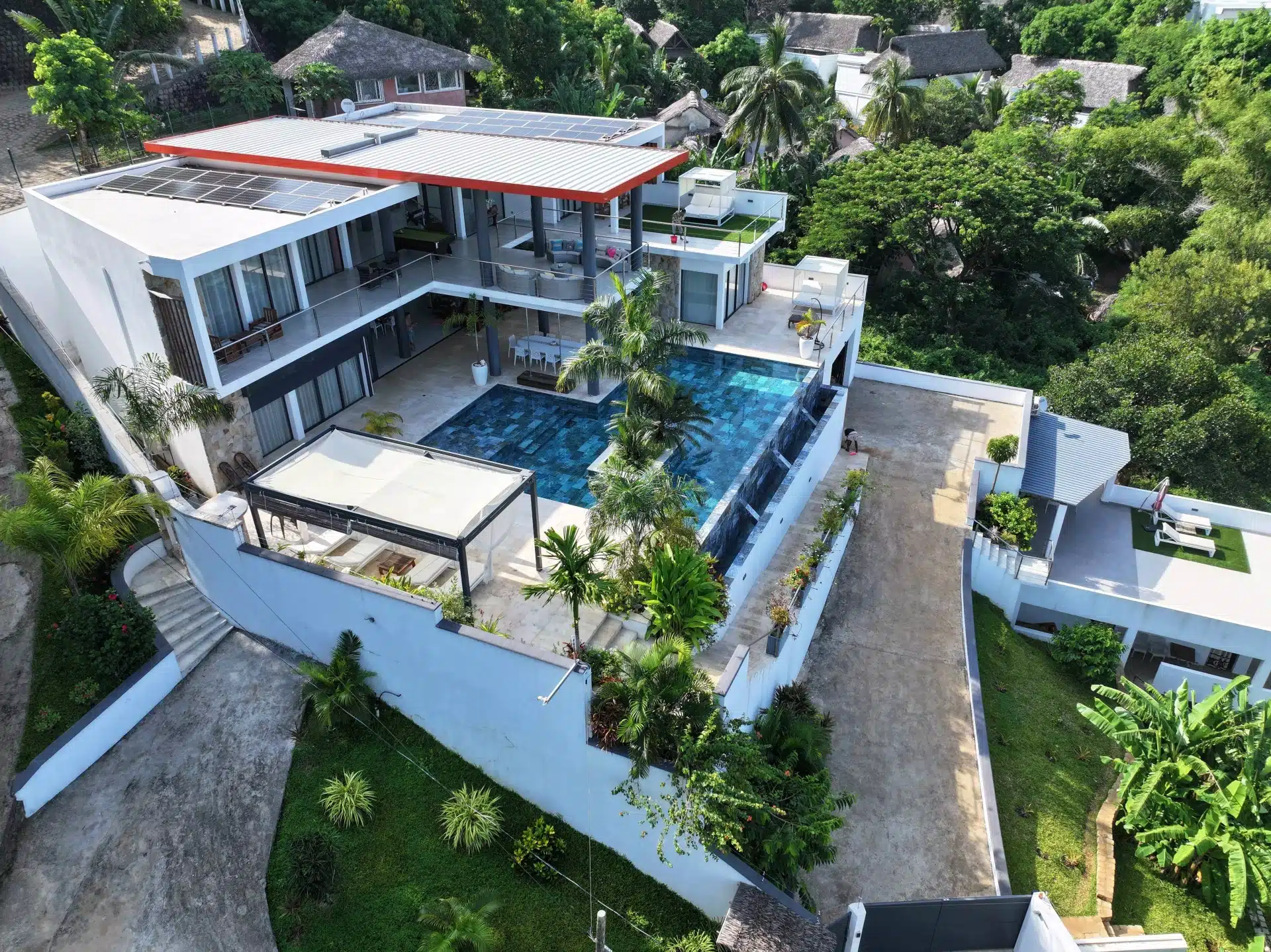 Villa-Sophie-Glamour-Beach-Madagascar-vue-hauteur-exterieur-3-web-ultra